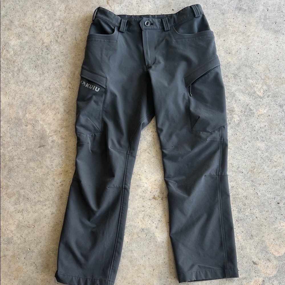 KUIU Men's Gunmetal Grey Tactical Softshell Cargo Pants